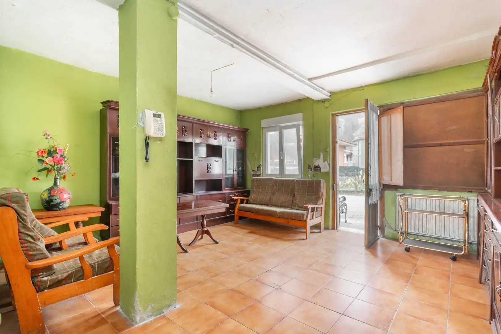 Sala d'estar de Casa o xalet en venda en Laviana amb Calefacció, Jardí privat i Terrassa