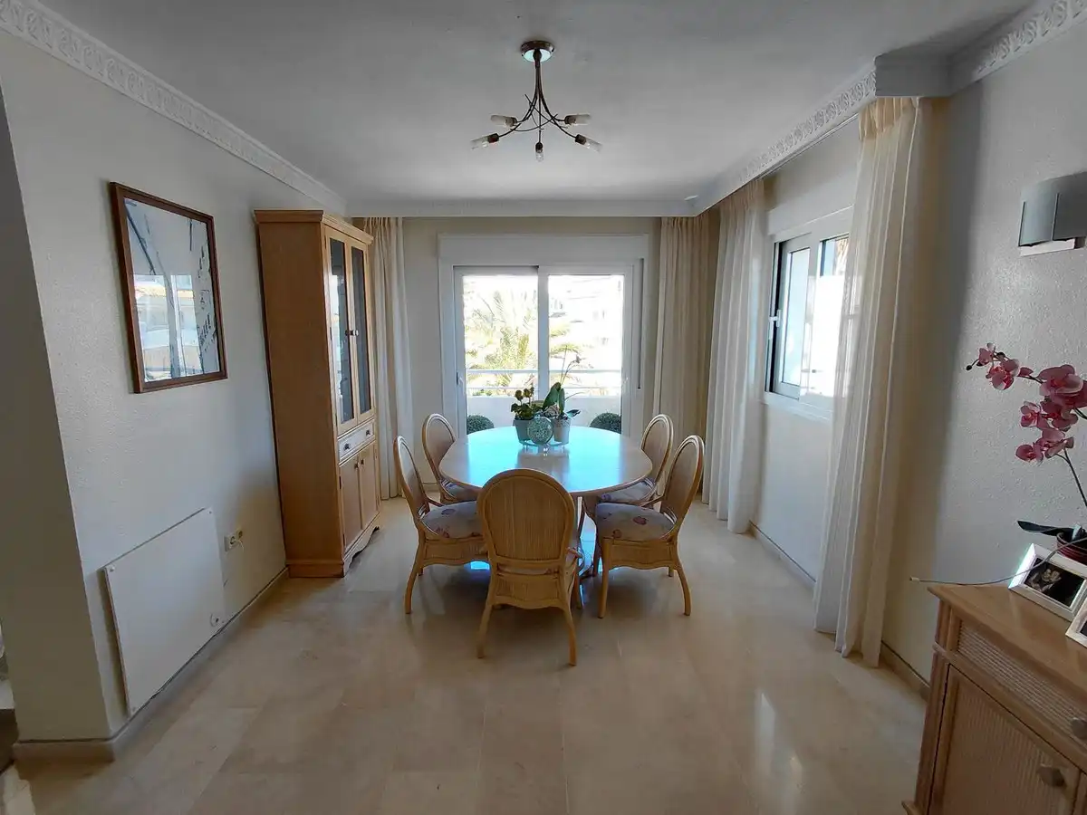 Comedor de Ático en venta en Marbella con Terraza, Trastero y Piscina