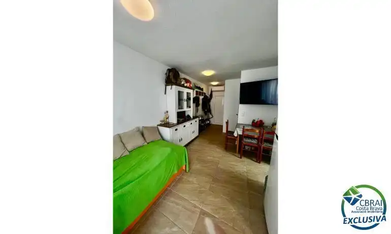 Casa adosada en venda en Empuriabrava amb Microones i TV