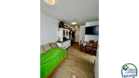 Foto 4 de Casa adosada en venda a Poblat Típic-plaça Església, 7, Moxó - Sant Mori, Empuriabrava