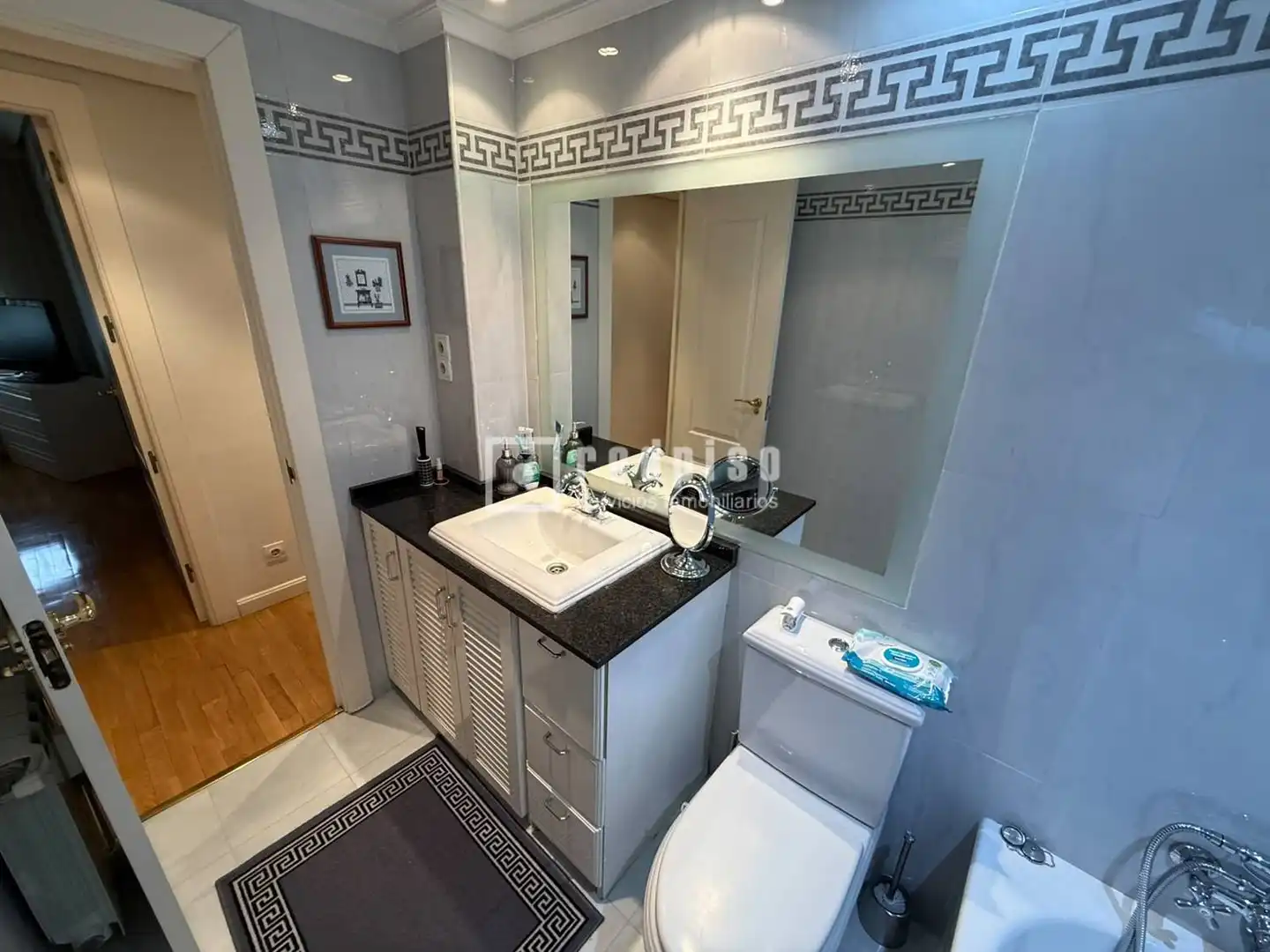 Badezimmer von Wohnung zum Verkauf in Madrid mit Klimaanlage, Heizung und Terrasse