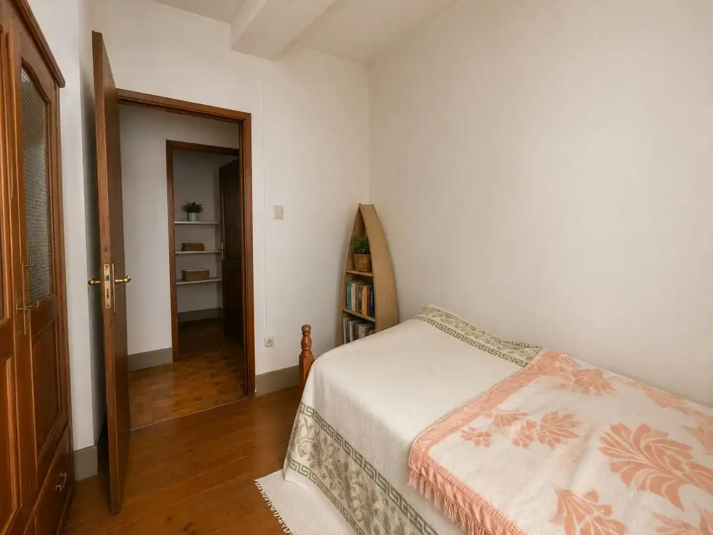 Dormitori de Pis en venda en Pontevedra Capital  amb Balcó