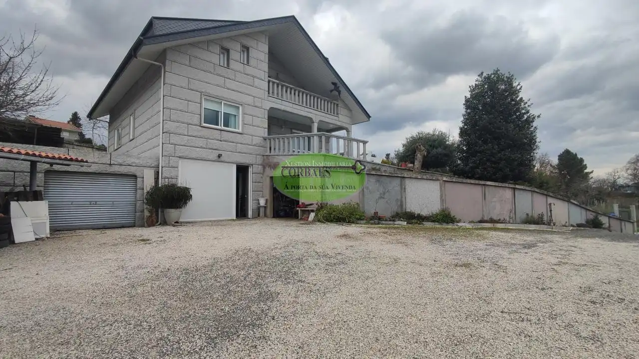 Chalet con terraza en venta en Barbadás