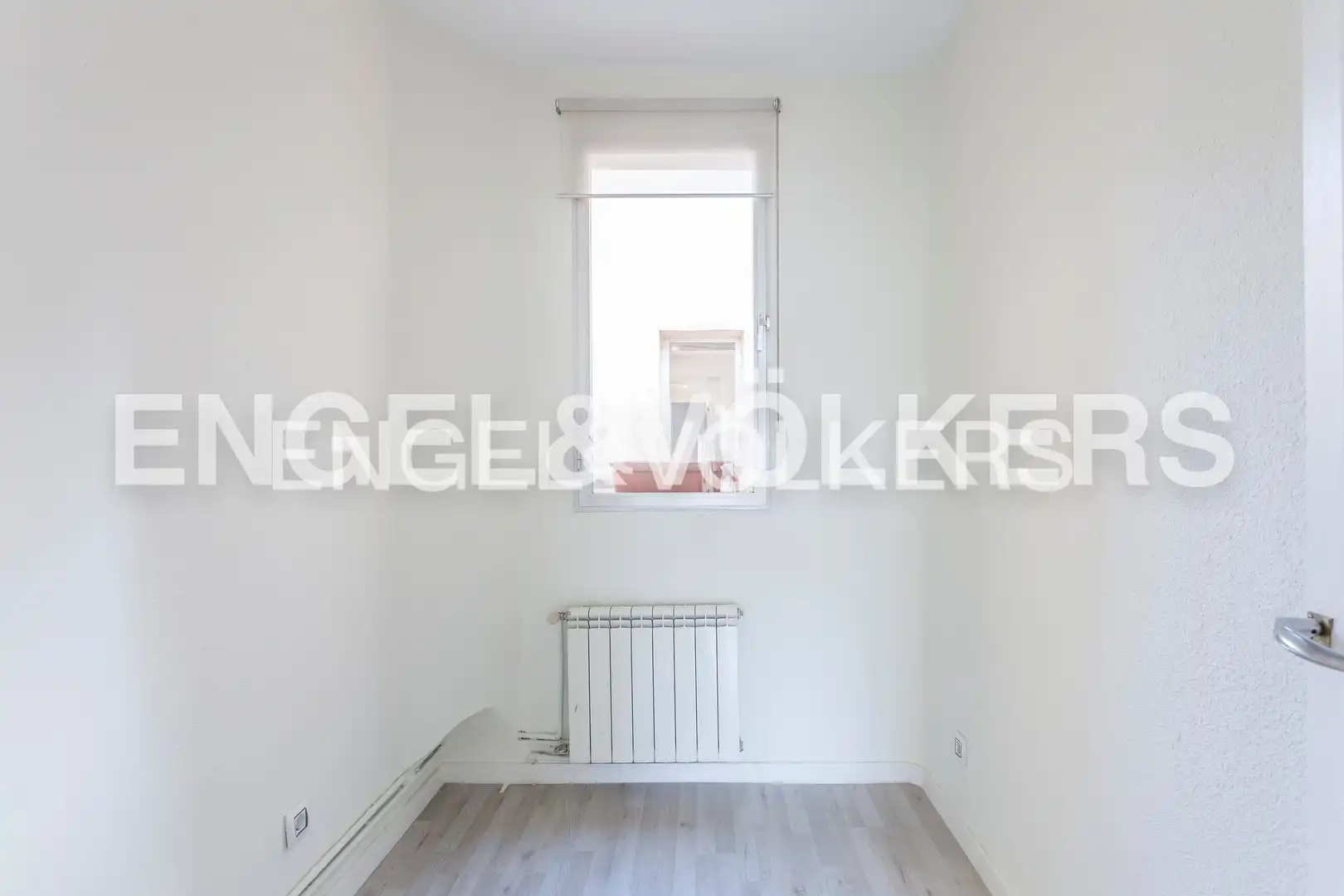 Bedroom of Attic for rent in Madrid  with Air Conditioner, Heating and Parquet flooring
