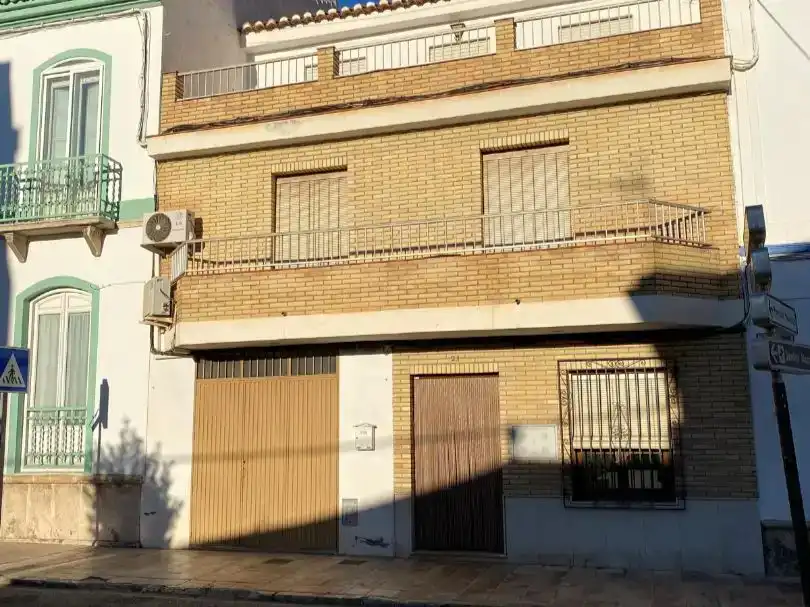 Vista exterior de Piso en venta en Vélez de Benaudalla, Granada