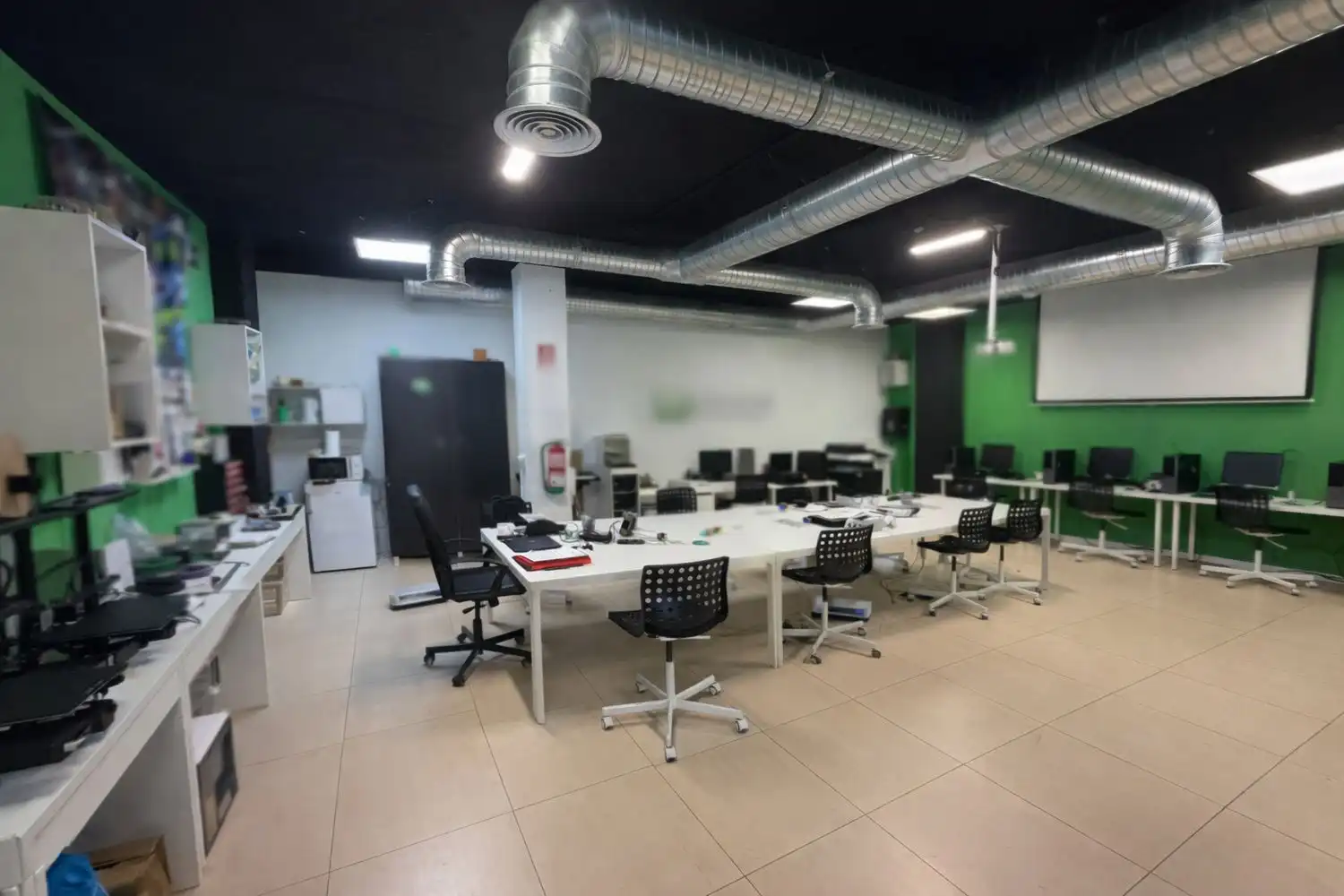 Commercial properties for sale in Alcorcón  with Air Conditioner
