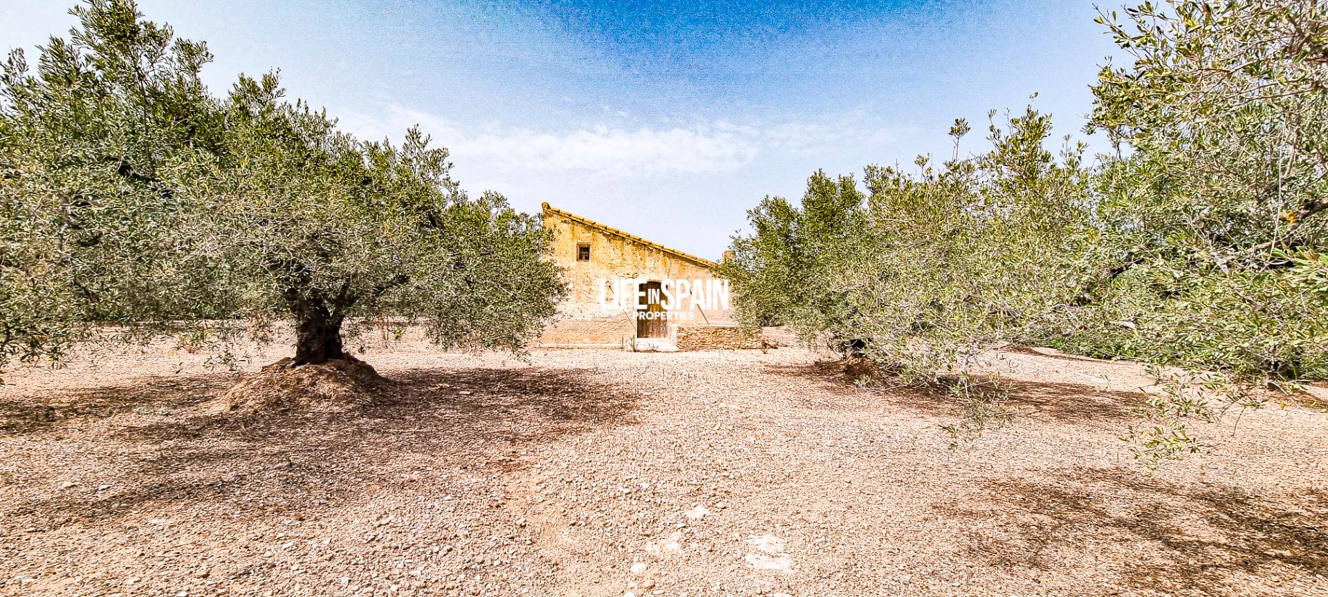 Finca rústica en venda en L'Ampolla amb Jardí privat