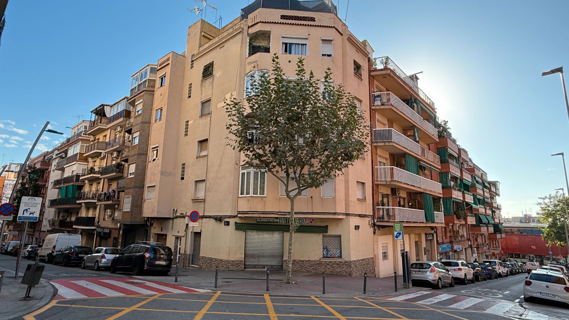 Exterior view of Building for sale in Esplugues de Llobregat