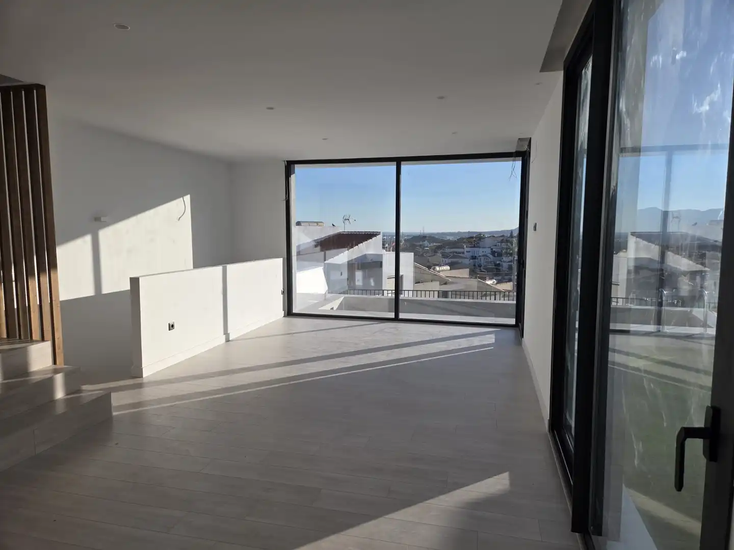 Sala d'estar de Casa o xalet en venda en Málaga amb Aire condicionat, Terrassa i Piscina