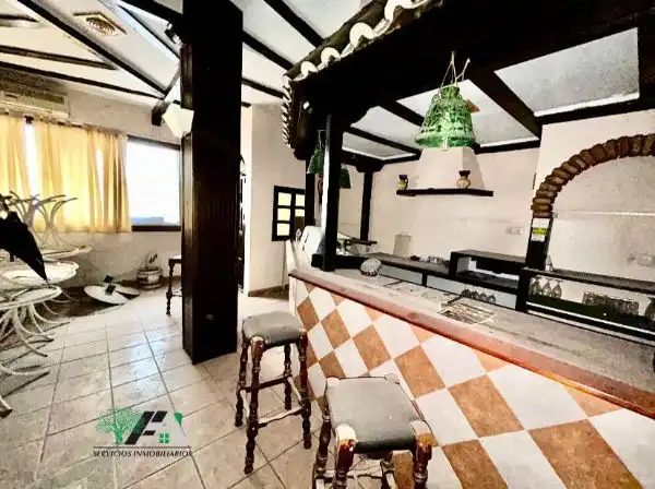 Local comercial en venda a Avenida Andrés Segovia