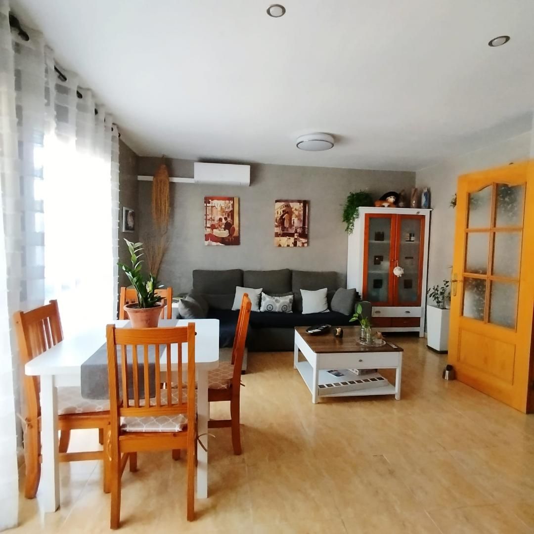 Sala d'estar de Casa adosada en venda en Olvan amb Calefacció, Terrassa i Balcó