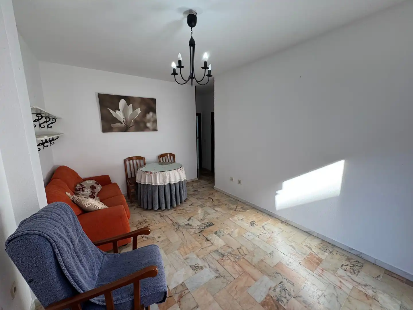 Wohnzimmer von Erdgeschoss zum Verkauf in La Algaba mit Klimaanlage, Möbliert und Waschmaschine