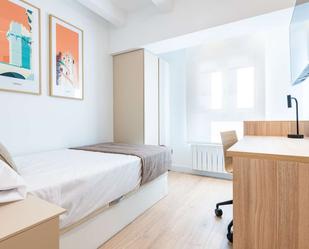 Bedroom of Flat to share in  Valencia Capital  with Air Conditioner, Heating and Terrace