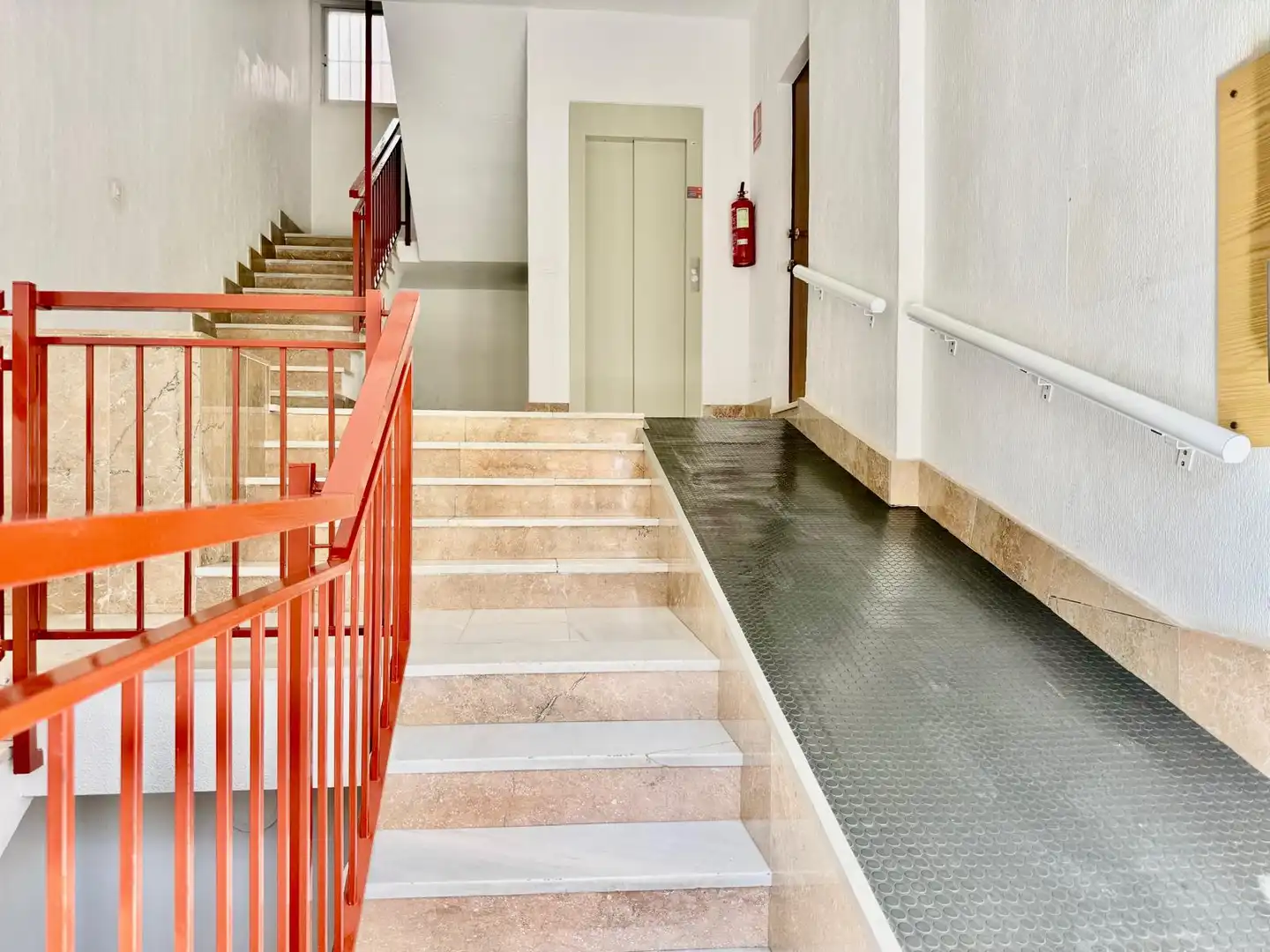 Flat with terrace for sale in Calle Miguel Hernández 16, imagen 51