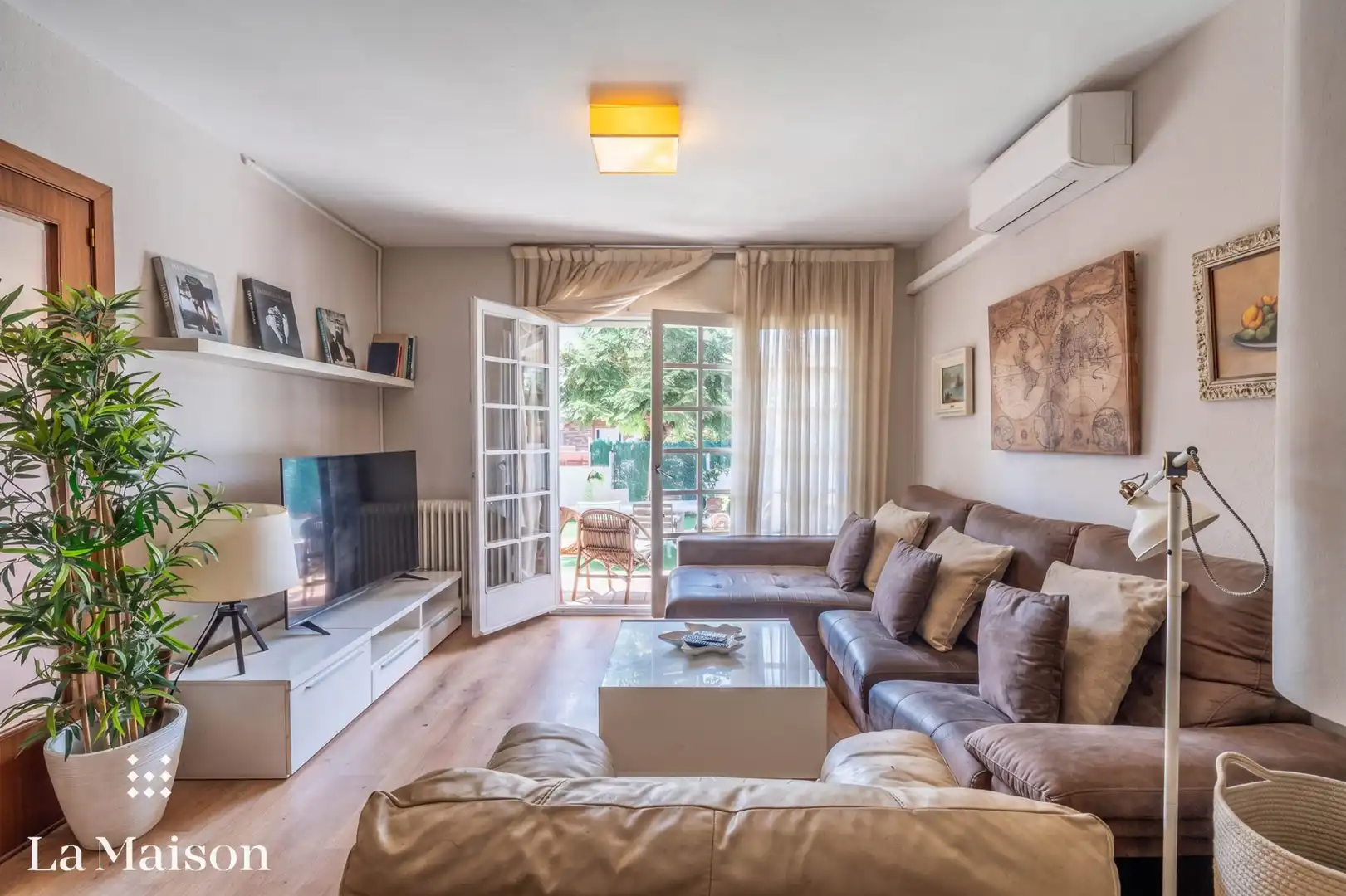 Sala de estar de Casa o chalet en venta en Premià de Mar con Calefacción, Jardín privado y Parquet