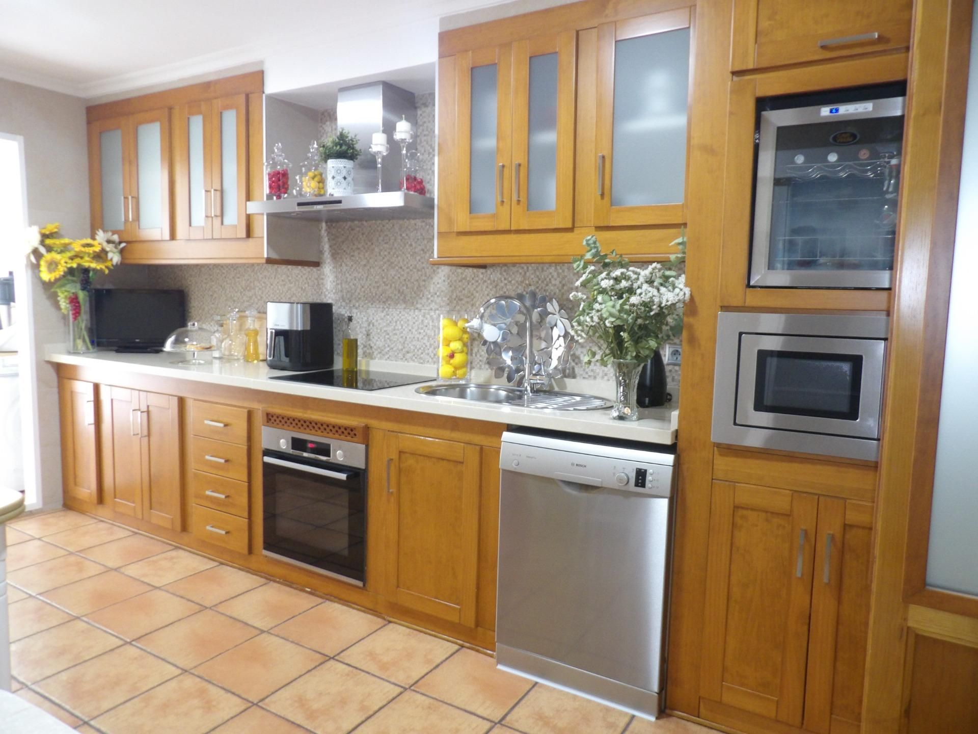 Kitchen of Flat for sale in Algeciras  with Air Conditioner, Private garden and Storage room