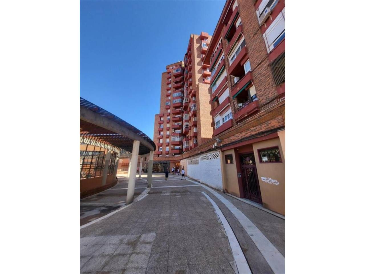 Vista exterior de Pis en venda en  Albacete Capital amb Balcó