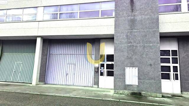 Nave industrial en Venta en Los Rosales