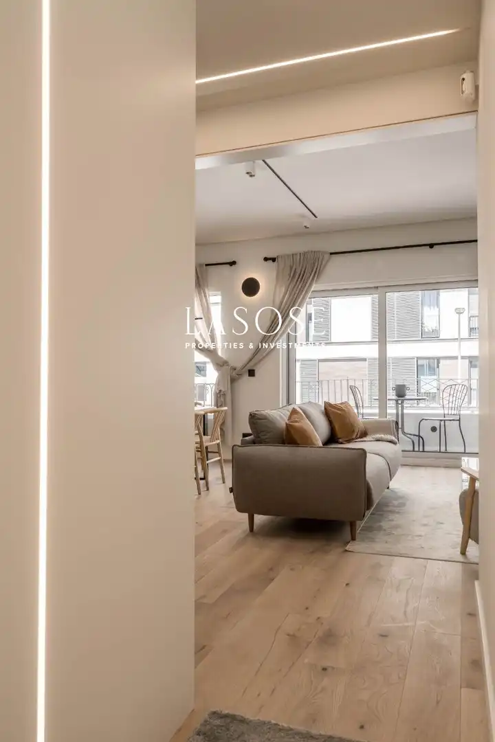 Sala d'estar de Pis en venda en Barcelona amb Aire condicionat, Calefacció i Parquet