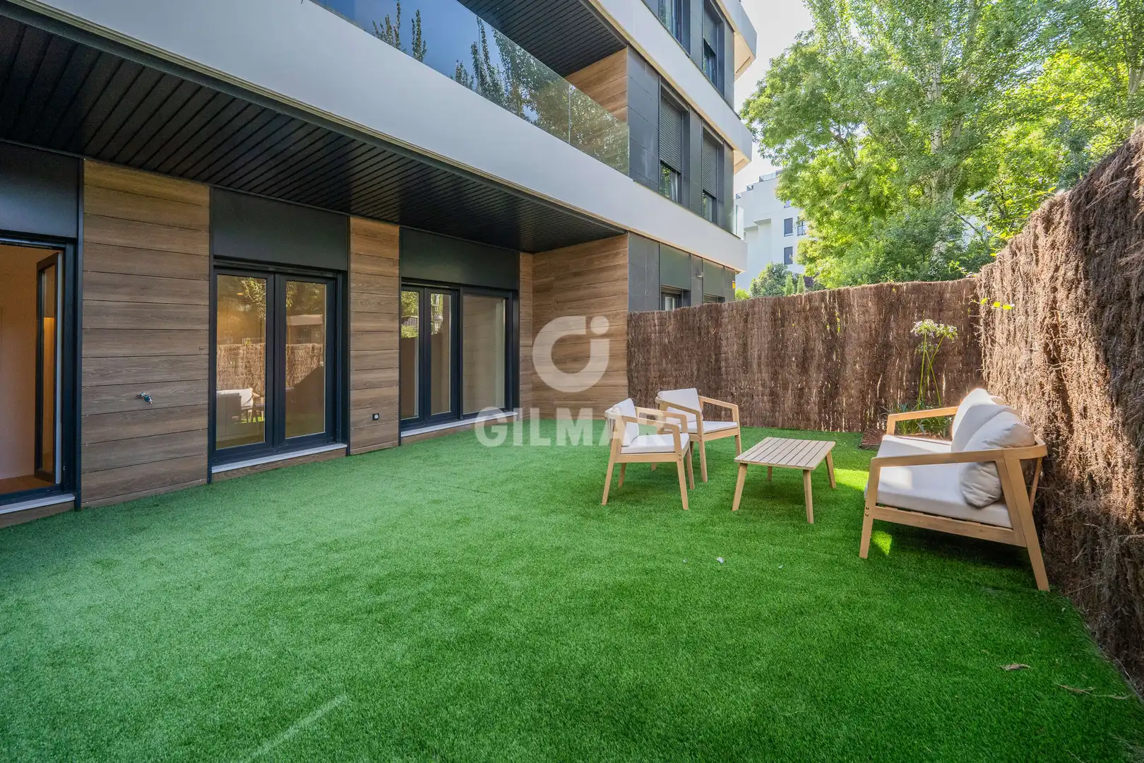 Terrassa de Planta baixa en venda en Madrid amb Calefacció, Jardí privat i Traster