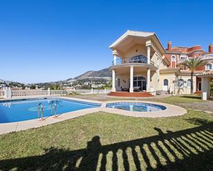 Jardí de Casa o xalet en venda en Benalmádena amb Aire condicionat, Terrassa i Piscina