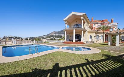 Jardí de Casa o xalet en venda en Benalmádena amb Aire condicionat, Terrassa i Piscina