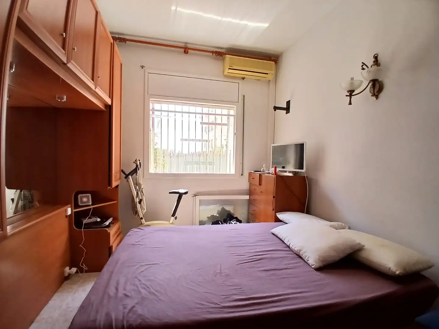 Schlafzimmer von Erdgeschoss zum Verkauf in Canet de Mar, Barcelona