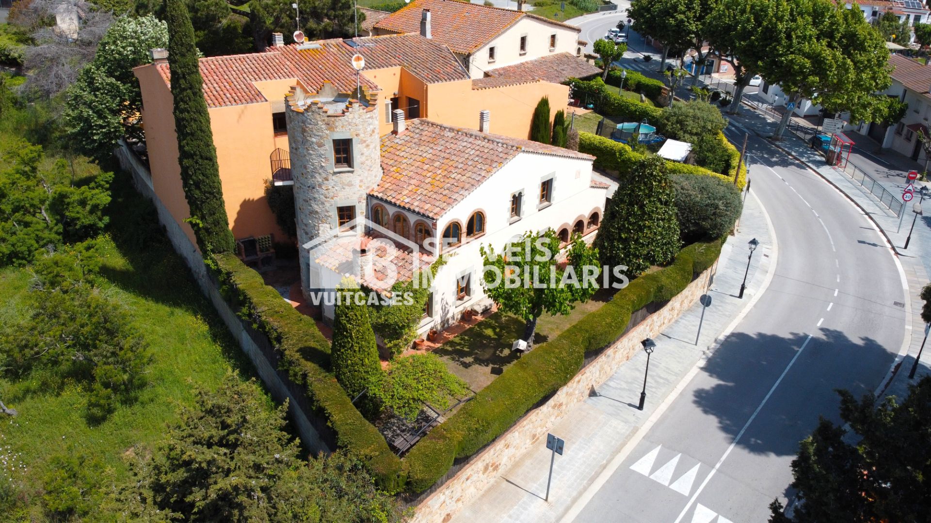 Vista exterior de Casa o xalet en venda en Sant Vicenç de Montalt amb Calefacció, Jardí privat i Terrassa