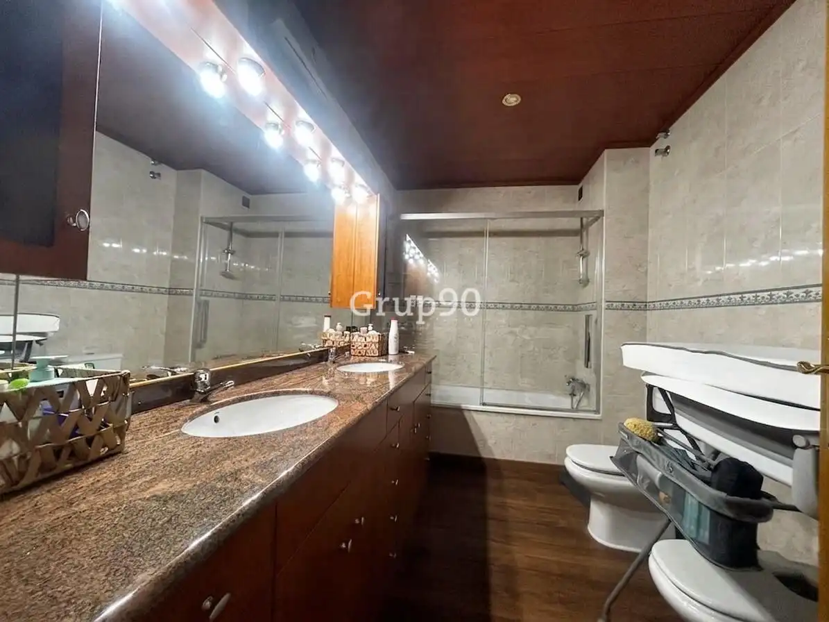 Baño de Casa adosada en venta en Puigverd de Lleida con Aire acondicionado, Calefacción y Parquet