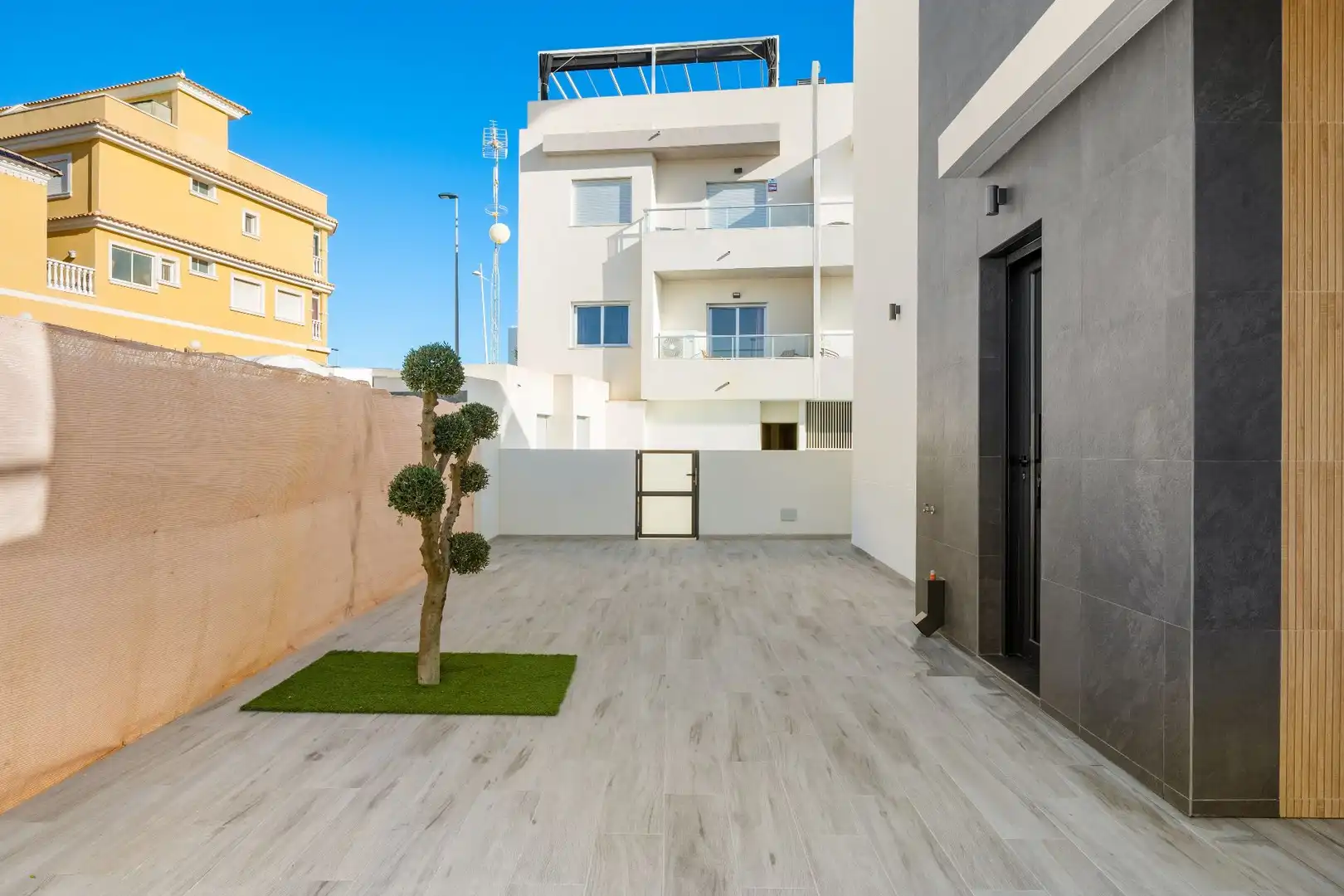 Vista exterior de Casa o chalet en venta en Benijófar con Aire acondicionado, Terraza y Piscina