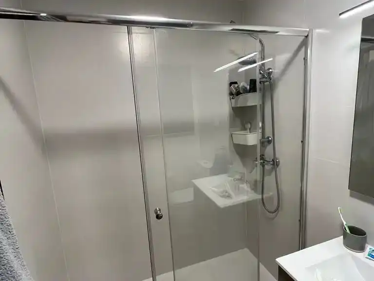 Bany de Pis en venda en  Barcelona Capital amb Balcó