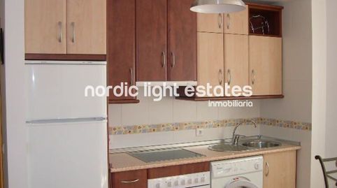 Foto 5 de Piso de alquiler en Avda Pescia - Ctra de Frigiliana, Nerja