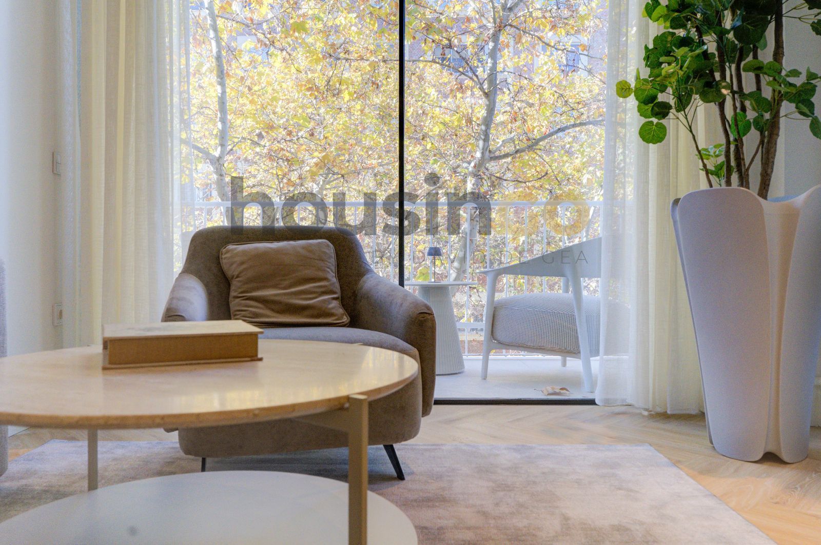 Living room of Flat for sale in  Madrid Capital  with Air Conditioner, Heating and Parquet flooring