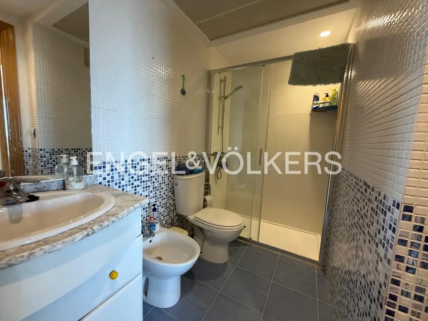 Bathroom of Flat for rent in Gandia  with Air Conditioner, Heating and Terrace