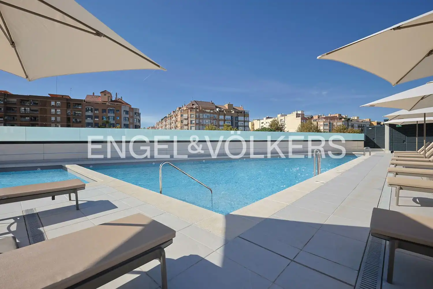 Piscina de Pis de lloguer en Valencia amb Aire condicionat, Calefacció i Parquet
