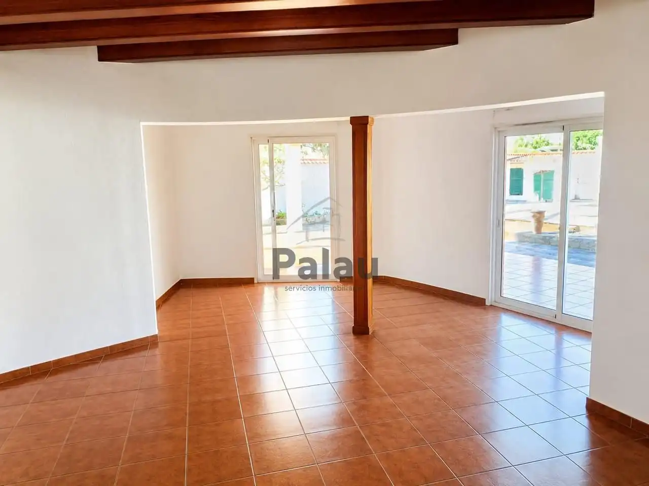 Sala d'estar de Casa o xalet en venda en Ciutadella de Menorca amb Jardí privat, Terrassa i Traster