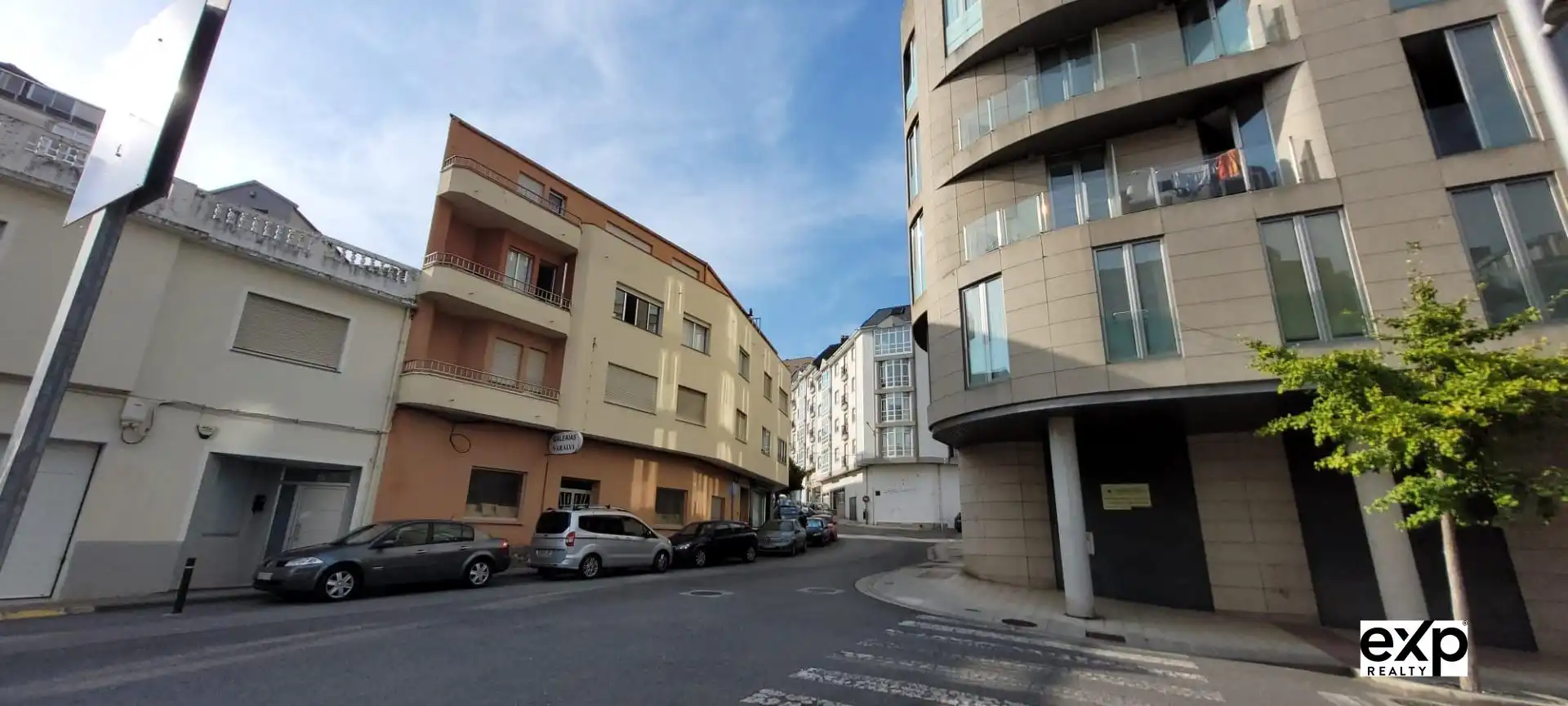 Vista exterior de Pis en venda en Foz amb Balcó
