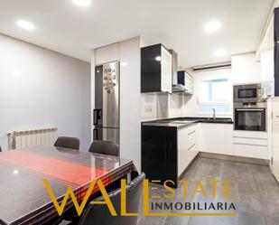 Kitchen of Flat for sale in  Madrid Capital  with Air Conditioner, Heating and Parquet flooring
