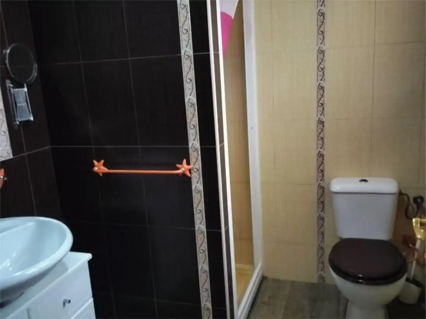 Baño de Piso en venta en Ubrique con Aire acondicionado, Trastero y Amueblado