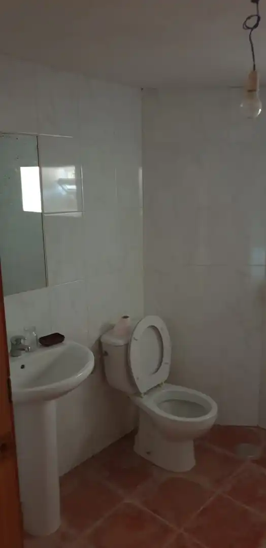 Bany de Casa o xalet en venda en Valle de Manzanedo amb Jardí privat, Moblat i Balcó