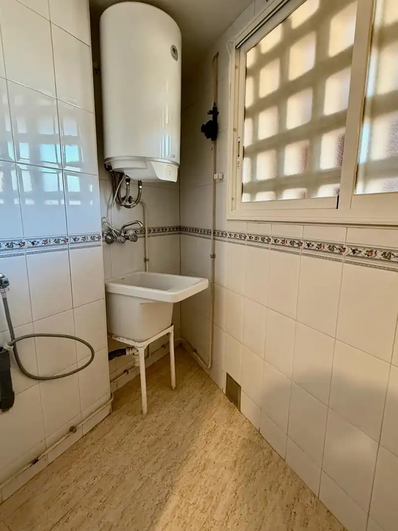 Bany de Apartament en venda en Benidorm amb Aire condicionat, Calefacció i Jardí privat