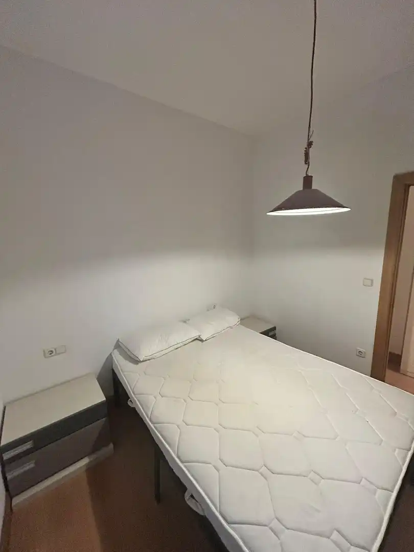 Dormitori de Apartament de lloguer en Donostia - San Sebastián  amb Calefacció i Moblat