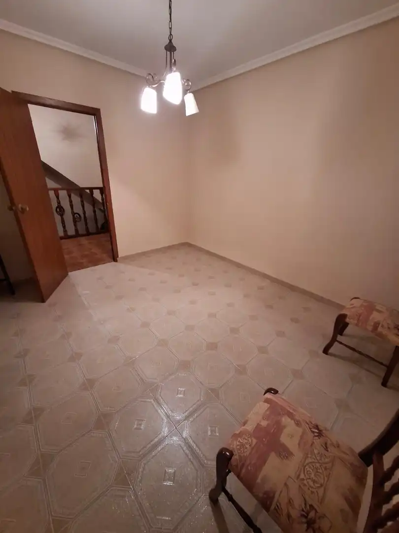 Casa adosada en venda en Jabalquinto amb Traster, Piscina i Domòtica