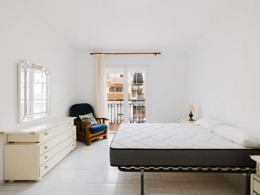 Habitación de Casa adosada en venta en Torrox con Aire acondicionado, Calefacción y Terraza