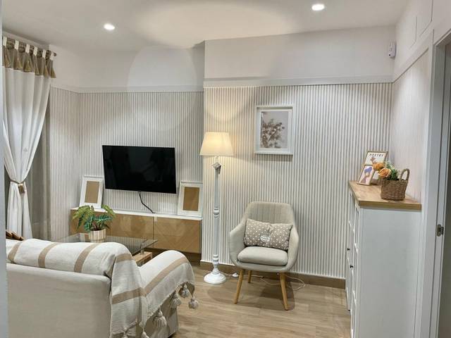 Piso en Alquiler en Calle Calle Hoya de la Mora en Camino de los Neveros - Serrallo