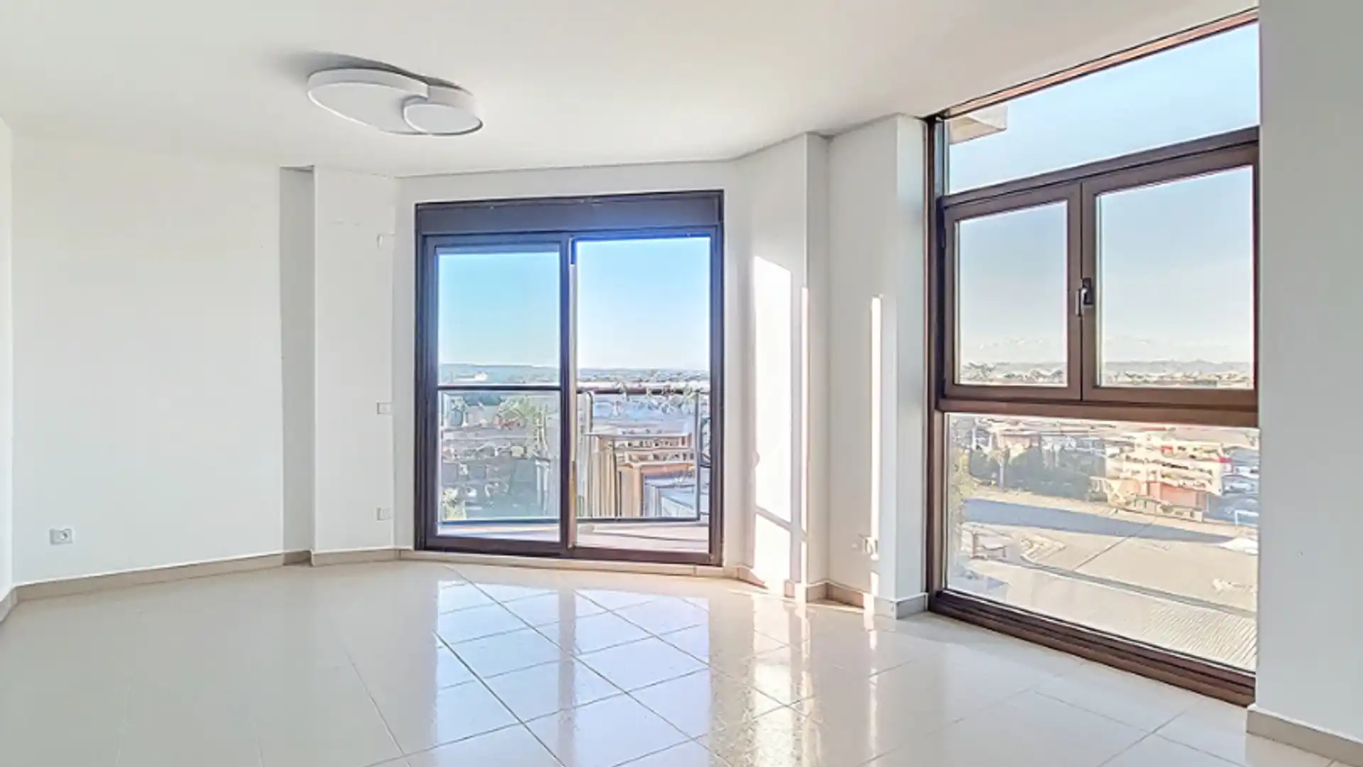 Sala d'estar de Pis en venda en Silla amb Aire condicionat, Traster i Balcó