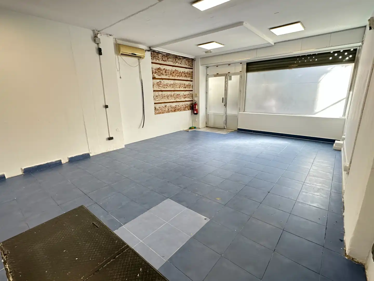 Local comercial en venda a Calle de Cuart de Poblet, imagen 3