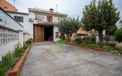 Vista exterior de Casa o xalet en venda en Montmeló amb Aire condicionat, Calefacció i Jardí privat