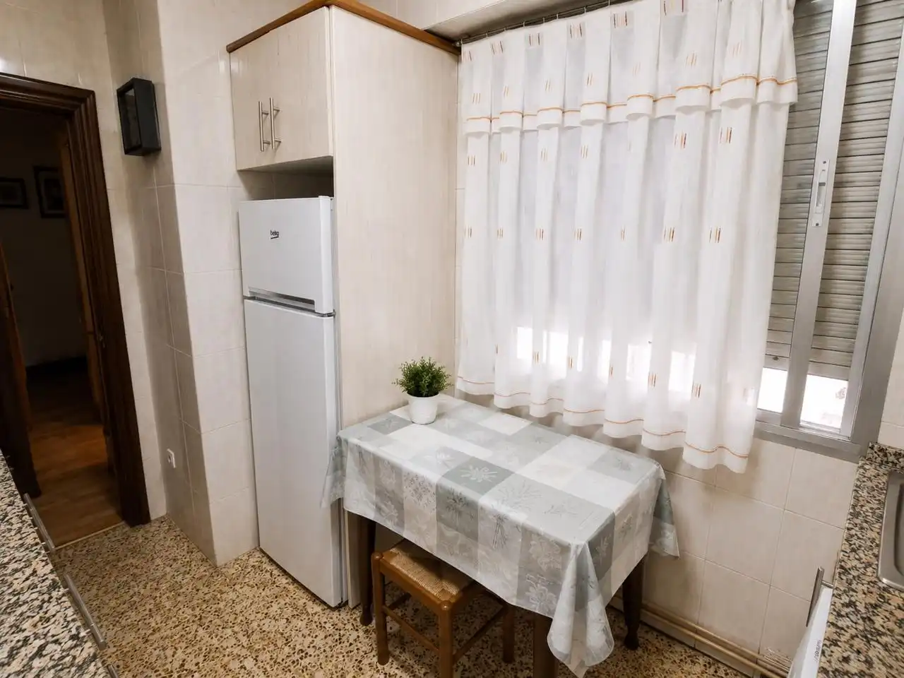 Cocina de Piso en venta en Zaragoza con Calefacción, Parquet y Terraza