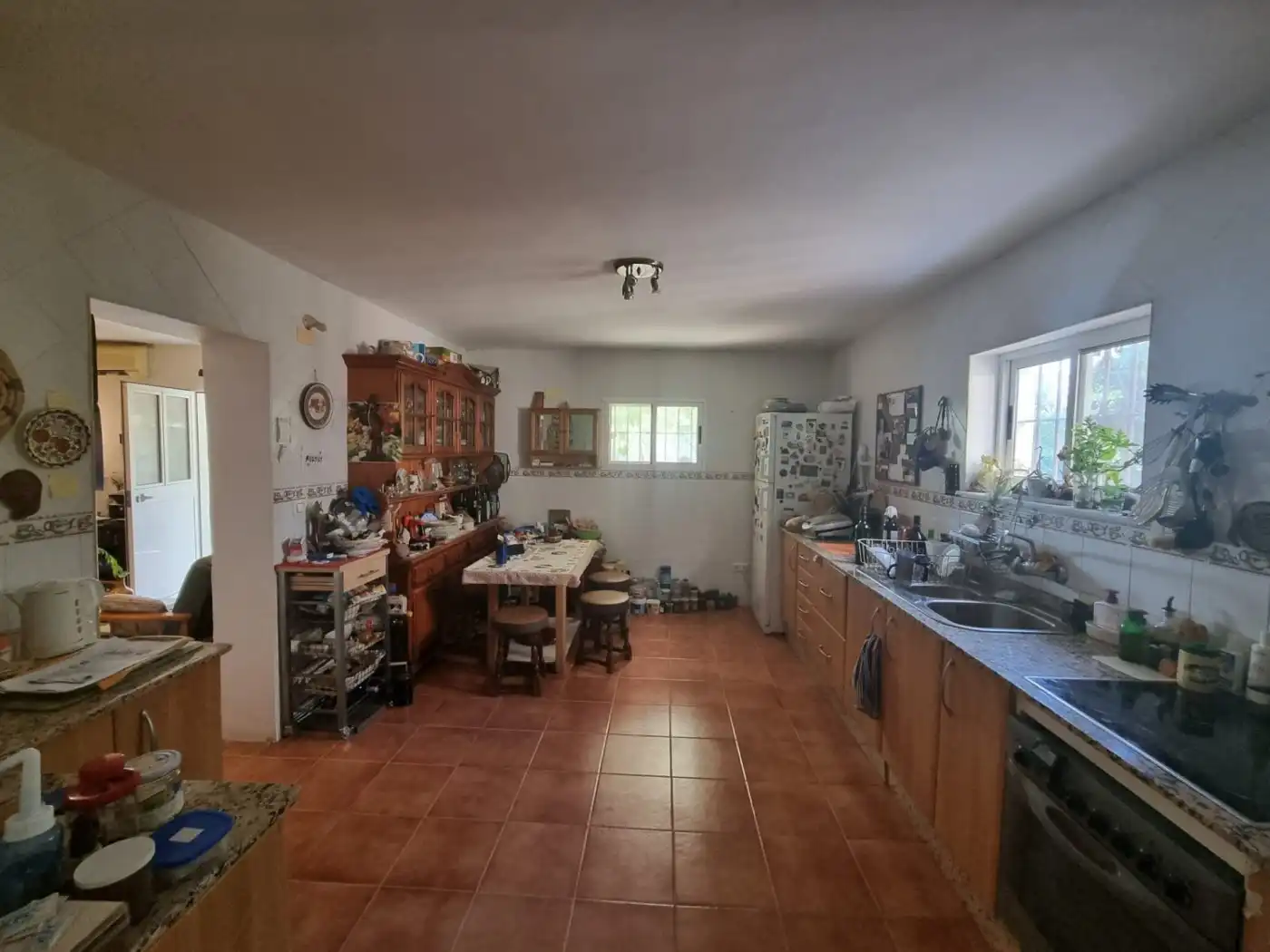 Cuina de Finca rústica en venda en Arcos de la Frontera amb Jardí privat, Terrassa i Traster